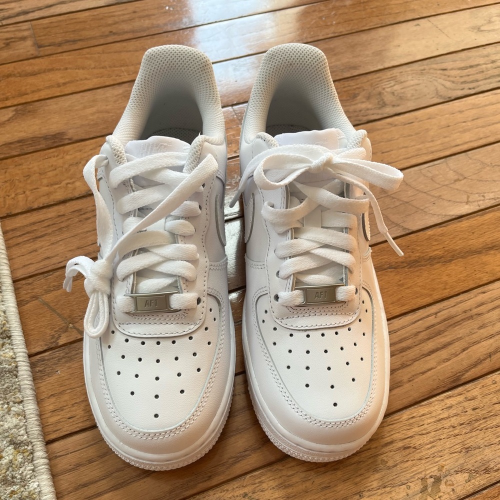 white air force 1’s